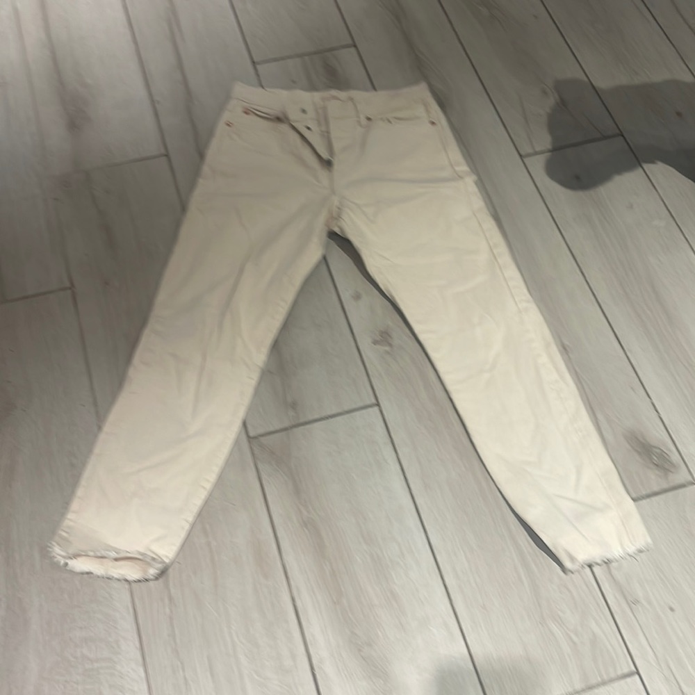 Levi’s white/cream wedgie jean